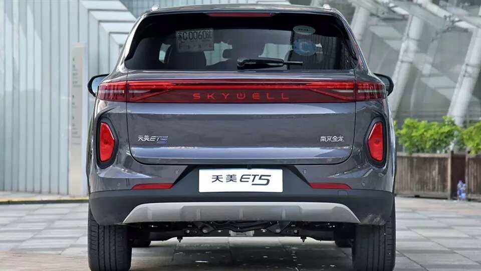 (تصاویر) با خرید این خودروی چینی ۳۰ سال بیشتر عمر خواهید کرد!