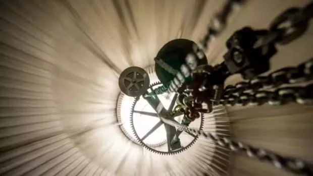 (تصاویر) هزینه ۴۲ میلیون دلاری جف بزوس برای ساخت ساعت عجیب‌وغریب