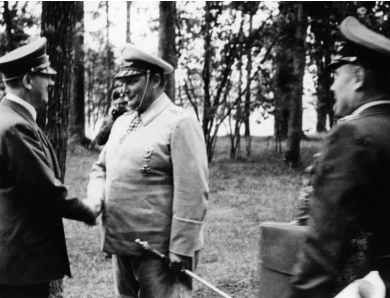 کشف ۵ جسد با دست و پا‌های قطع شده در قرارگاه آدولف هیتلر در لهستان