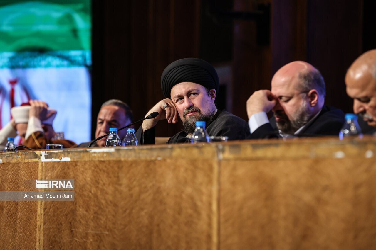 تصاویری از گپ‌وگفت سیدحسن خمینی و قالیباف در یک مراسم