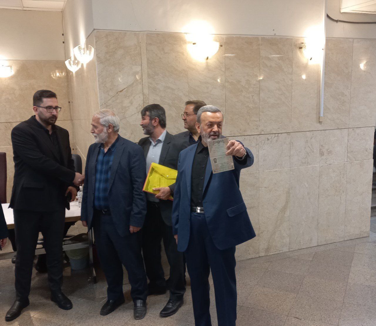 حاشیه و متن ثبتنام انتخابات ریاستجمهوری چهاردهم حاشیه و متن ثبتنام انتخابات ریاستجمهوری چهاردهم