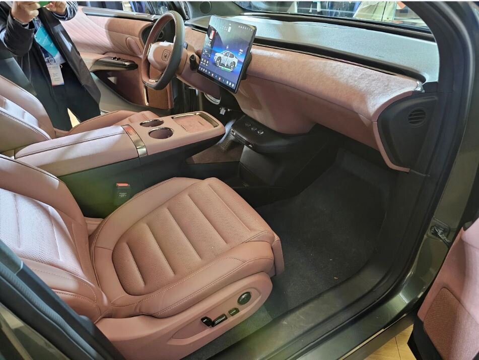 این خودروی چینی همزمان یک وانت و یک شاسی‌بلند است! / چینی‌ها به دنیای خودرو‌های تبدیل‌شونده وارد شدند