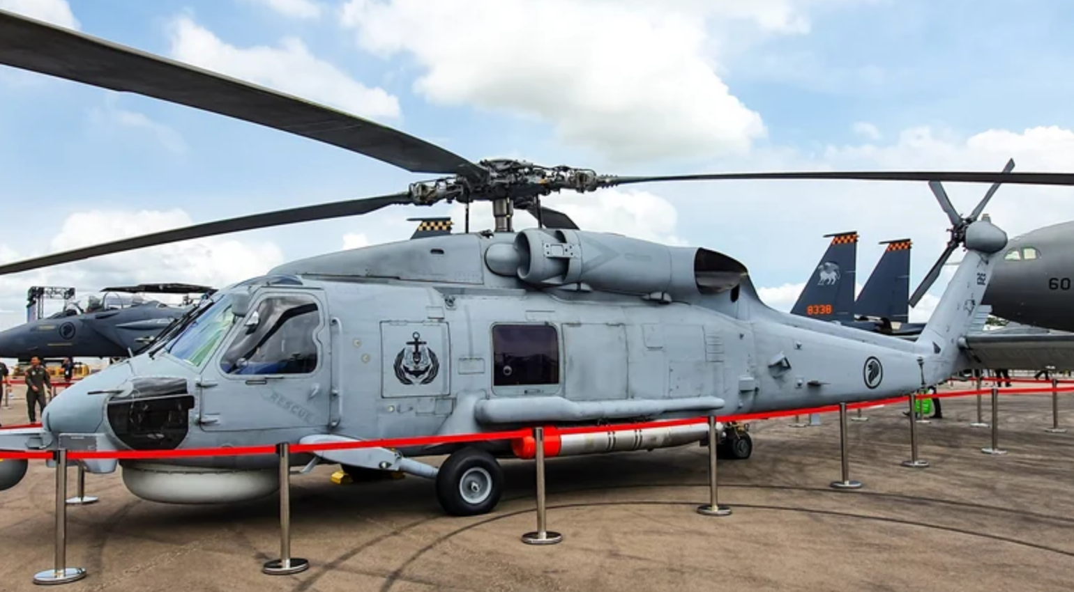 ناو‌های هواپیمابر چگونه و با چه تسلیحاتی از خود دفاع می‌کنند؟ در حال تکمیل