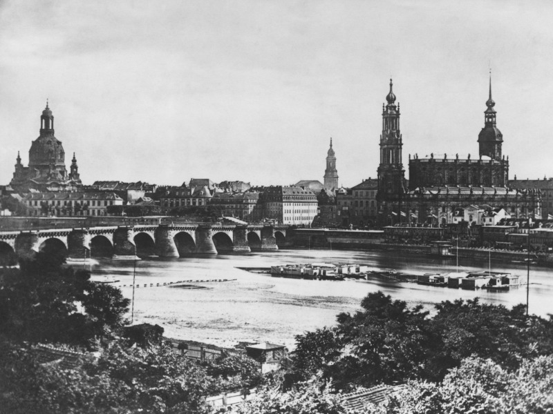 (تصاویر) روزی که بمب افکن‌ها،«درسدن» آلمان را محو کردند