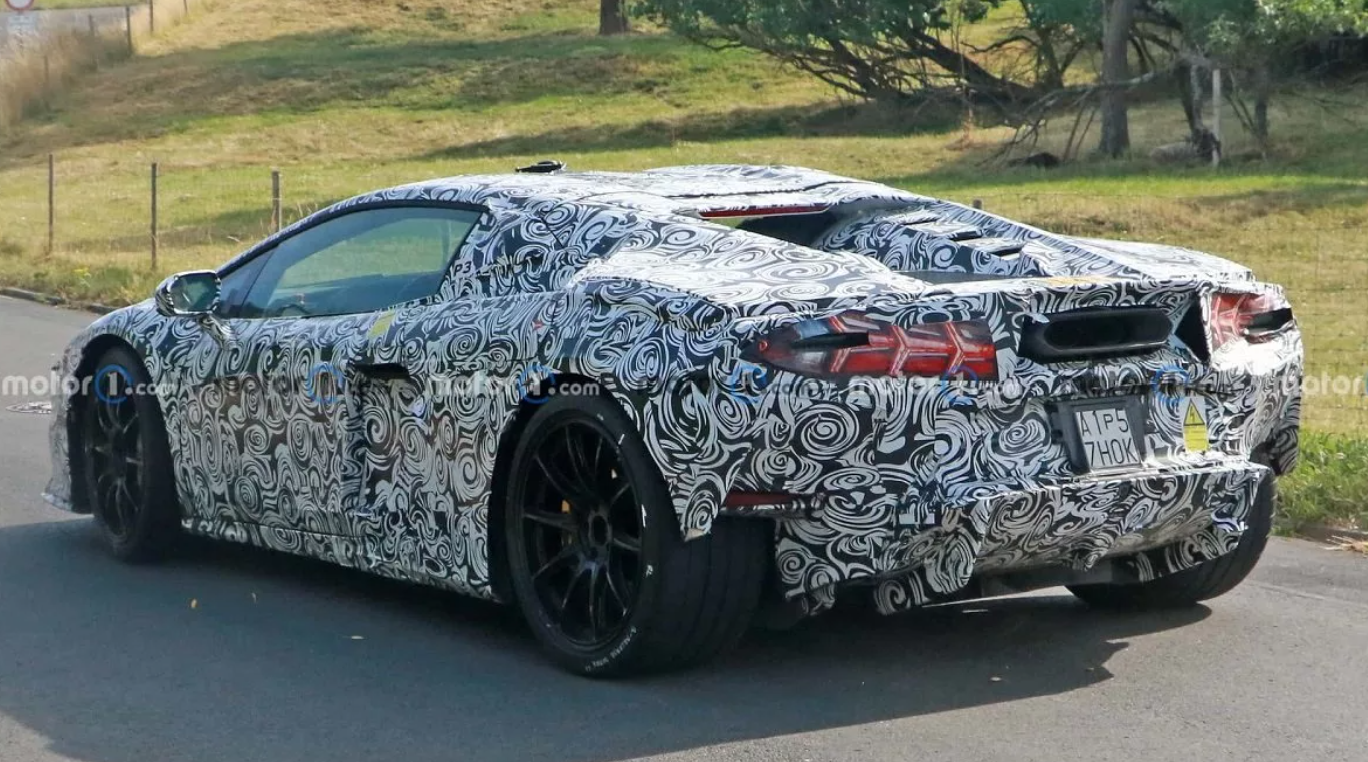 جانشین لامبورگینی هوراکان تا چند هفته دیگر وارد بازار خواهد شد