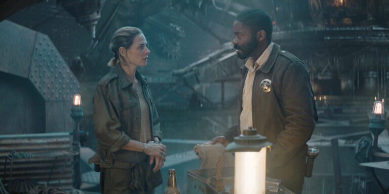 تشریح دنیای پساآخرالزمانی سریال «سیلو»؛ از پیشینه سیلوها تا دنیای مسموم خارج