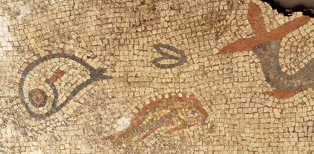 کشف یک موزائیک باستانی به نام «آکواریوم یخ زده در سنگ» با قدمتی ۲ هزار ساله