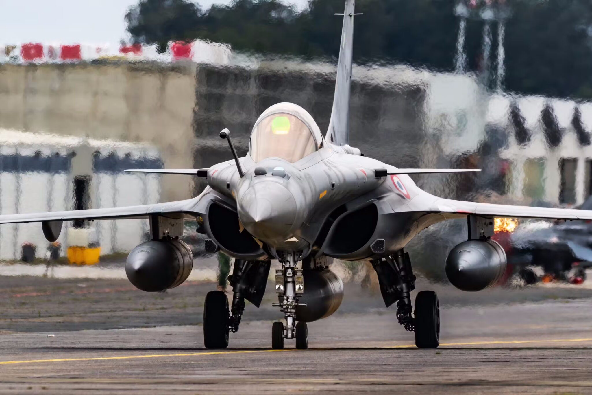 رافال یا میراژ ۲۰۰۰؛ مقایسه جنگنده‌های چندمنظوره ساخت کمپانی فرانسوی داسو در حال تکمیل