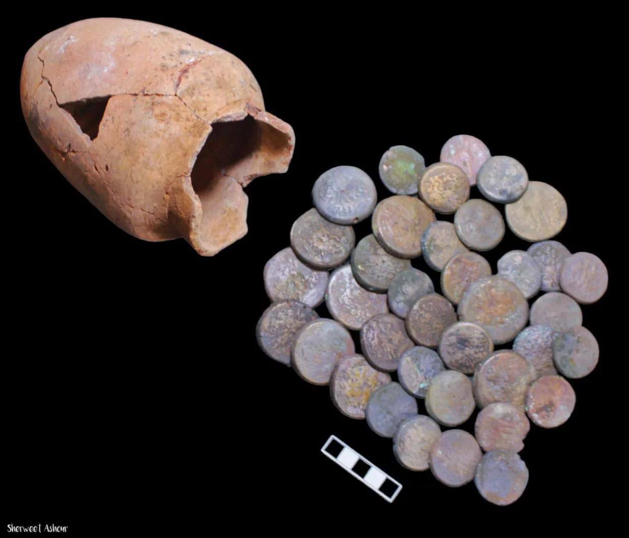 باستان‌شناسان ۶۳ مقبره با قدمت حدود ۲۵۰۰ سال و گنجینه‌ای از طلا را در مصر کشف کردند