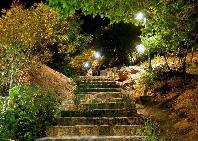 (تصاویر) جاهای دیدنی تهران در شب؛ جاذبه‌هایی که شب‌های پاییزی جان می‌گیرد
