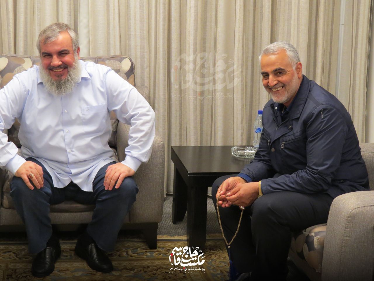 تصویری از شهیدان حاج قاسم سلیمانی و سید حسن نصرالله