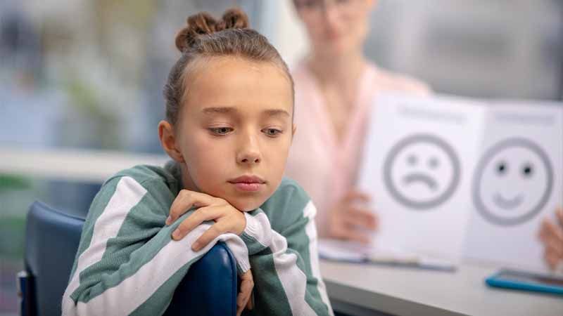 ۶ نشانه که می‌گوید سلامت روان فرزند شما تحت تأثیر قرار گرفته است / ترجمه