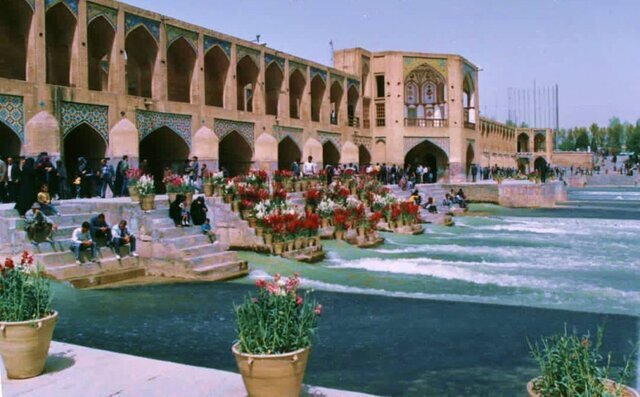 داستان یک رودخانه‌ی از نفس‌افتاده