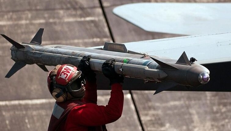 آشنایی با موشک ایم ۹ سایدوایندر (تصاویر)