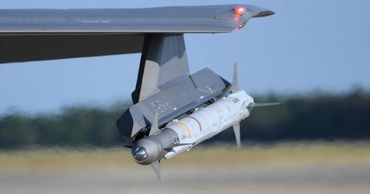 آشنایی با موشک ایم ۹ سایدوایندر (تصاویر)