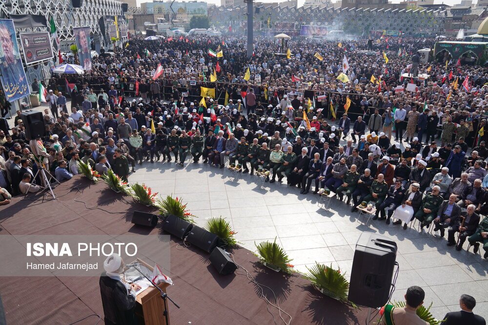 پیام پنهان در تشییع شهید نیلفروشان