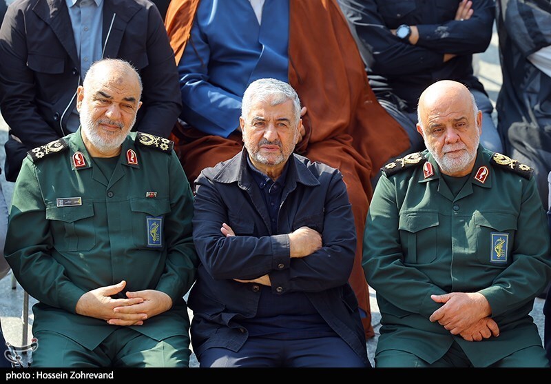 پیام پنهان در تشییع شهید نیلفروشان