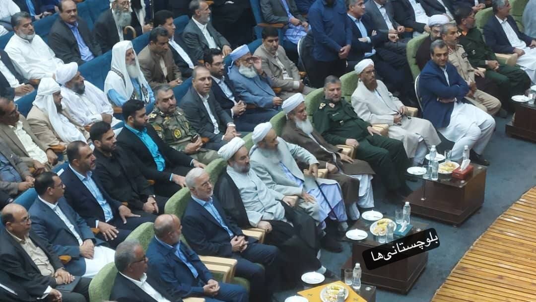 حضور مولوی عبدالحمید در جلسه معارفه استاندار سیستان و بلوچستان (تصویر)