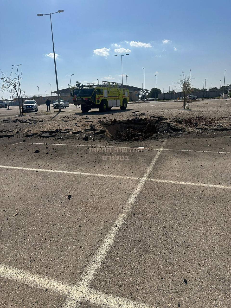 فرود بوستر موشک به داخل یک خودرو در فرودگاه بن‌گوریون (تصاویر)