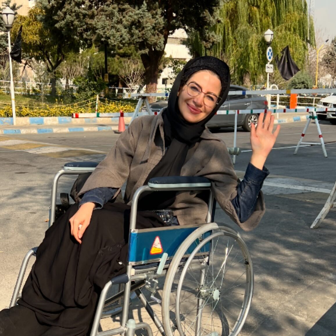 خاله شادونه ویلچرنشین شد!
