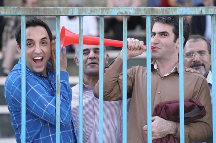بیوگرافی هوتن شکیبا بازیگر و صداپیشه که با سریال «لیسانسه‌ها» به شهرت رسید