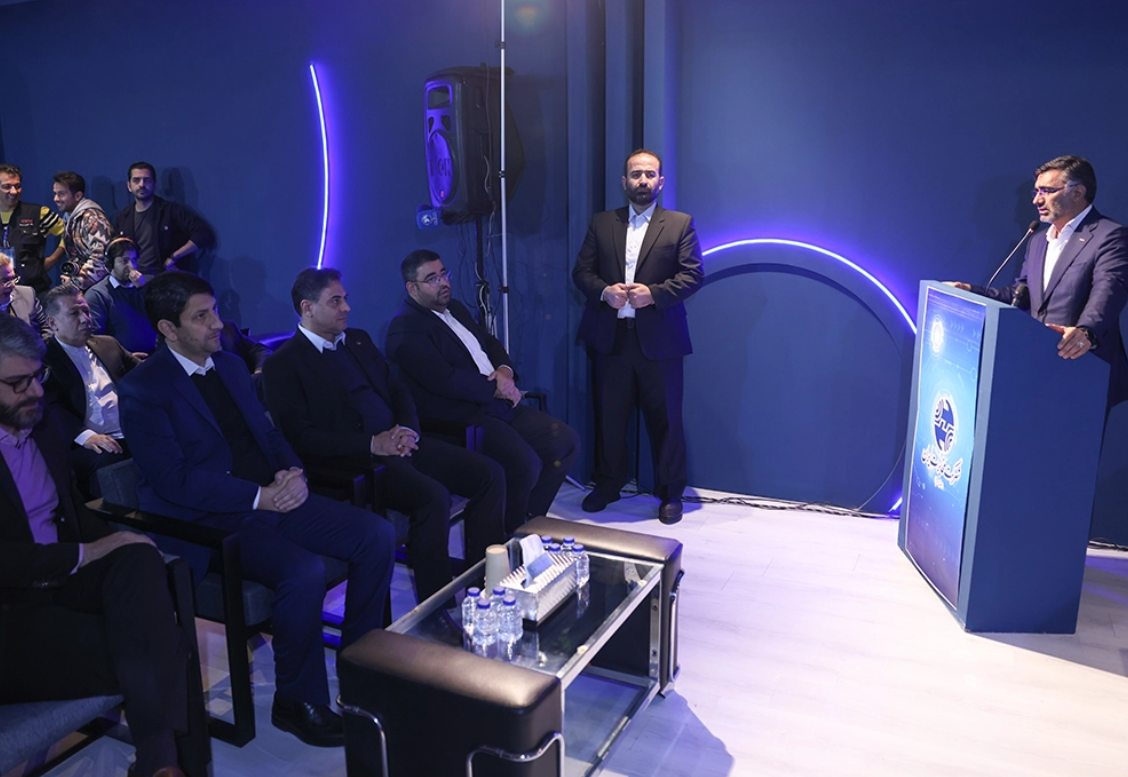 ایرانسل و مخابرات ایران تفاهم‌نامه همکاری فیبرنوری امضا کردند