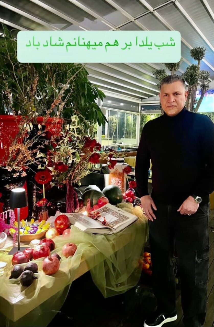 (عکس) سفره یلدایی علی دایی